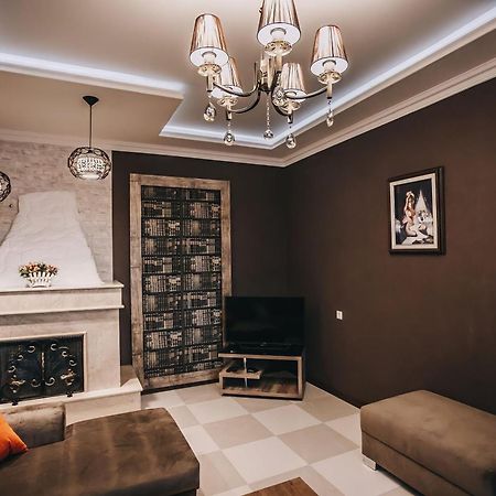 Отель 7 Rooms Tserovani Экстерьер фото