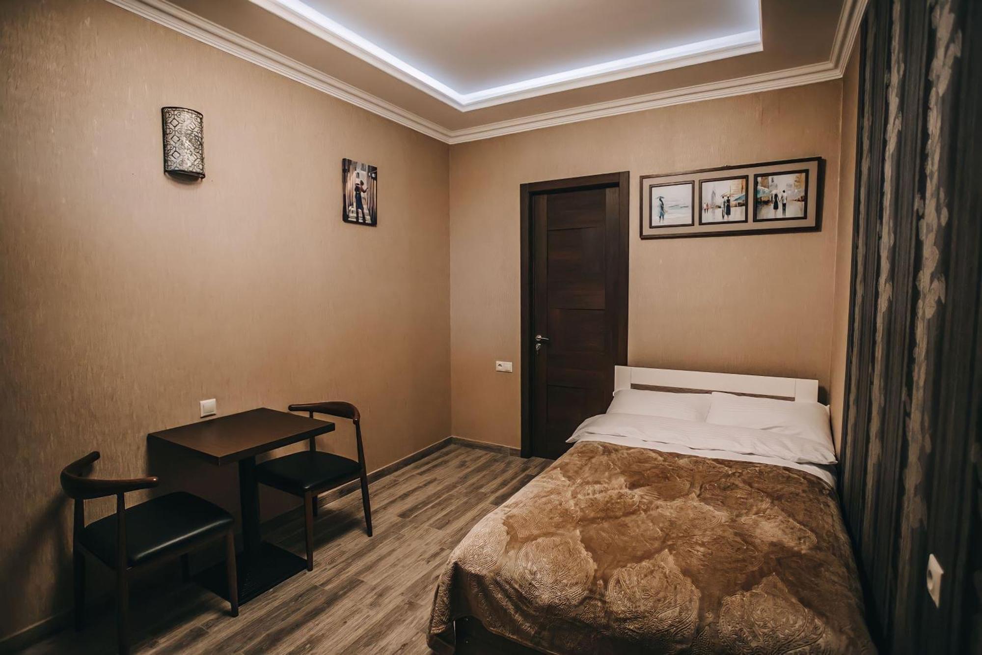 Отель 7 Rooms Tserovani Экстерьер фото