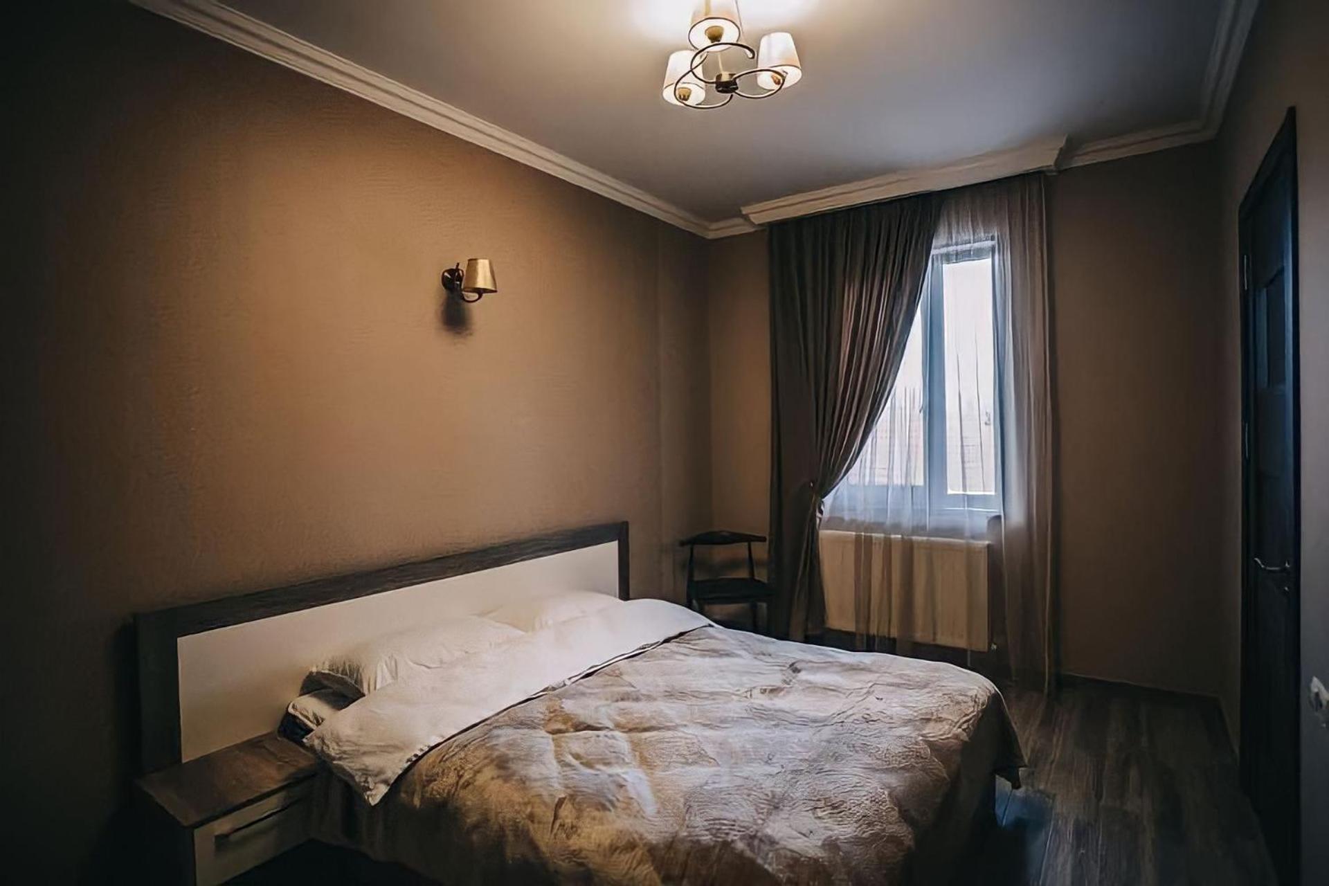 Отель 7 Rooms Tserovani Экстерьер фото